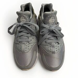 Nike Air Huarache Run Se | Atmosphere Grey '777331-962' Size 7.0